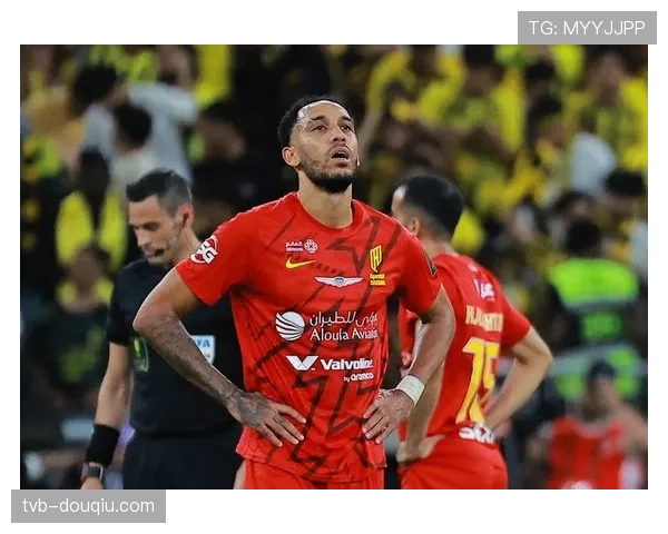 奥巴梅扬助攻双响，马赛3-1客胜里尔紧追榜首