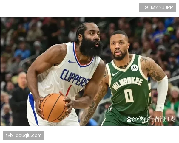 二月末焦点战:快船与雄鹿的跨区较量,检验双方阵容深度。